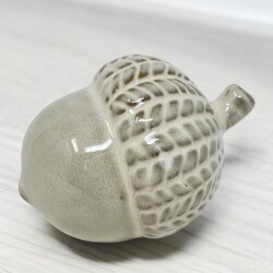 Eichel Deko Keramik 12x9cm creme-weiss